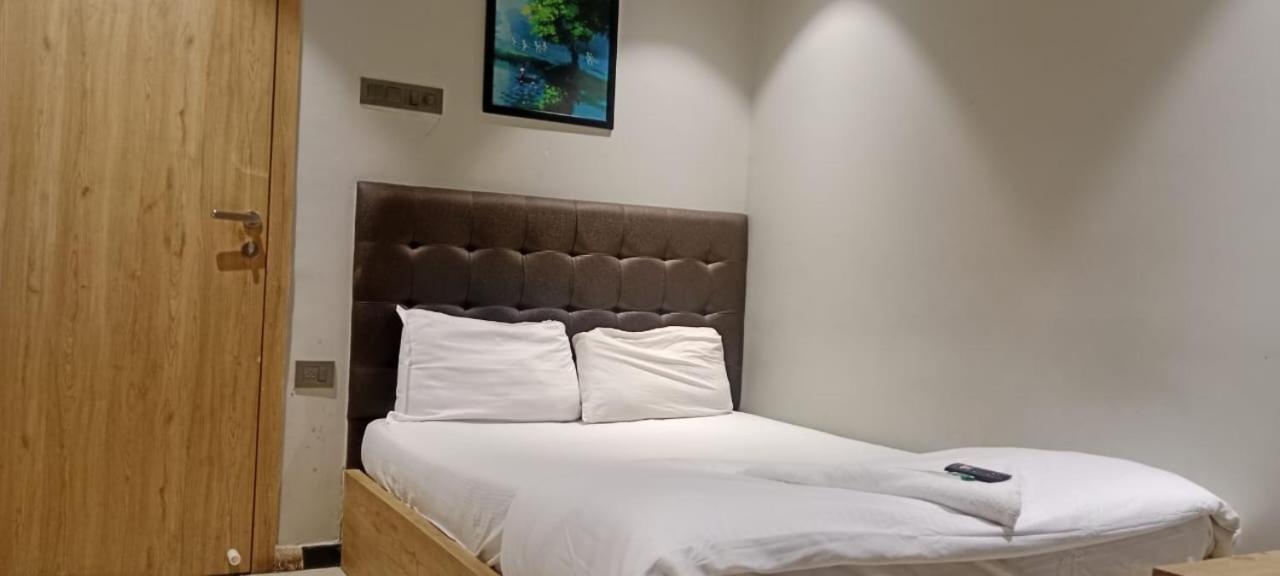 מומביי Hotel Sunrise Residency מראה חיצוני תמונה