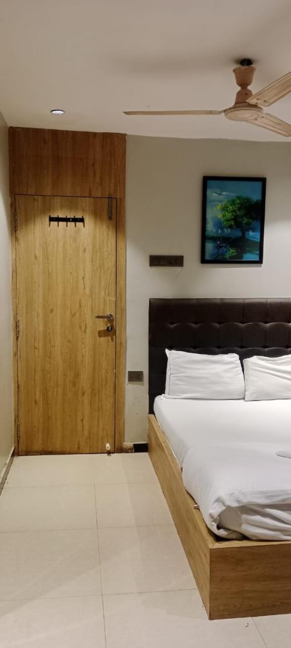 מומביי Hotel Sunrise Residency מראה חיצוני תמונה
