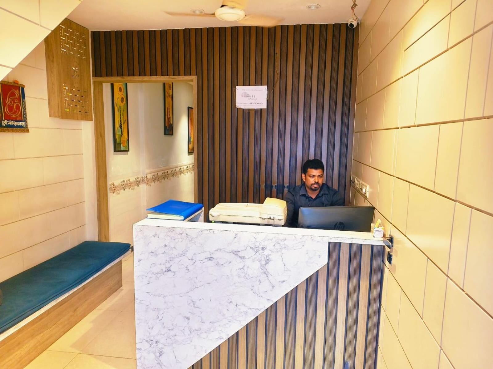 מומביי Hotel Sunrise Residency מראה חיצוני תמונה